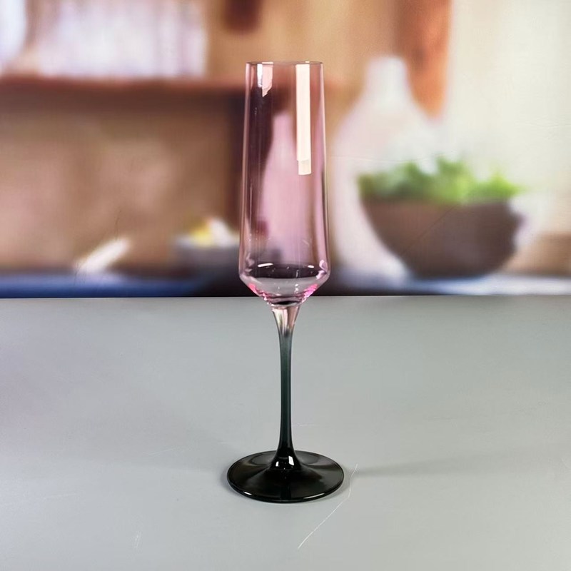 คุณภาพ Hand-blow Color Gradient Wine Glass Set High Quality Crystal Wine Glass For Gift For Weeding โรงงาน