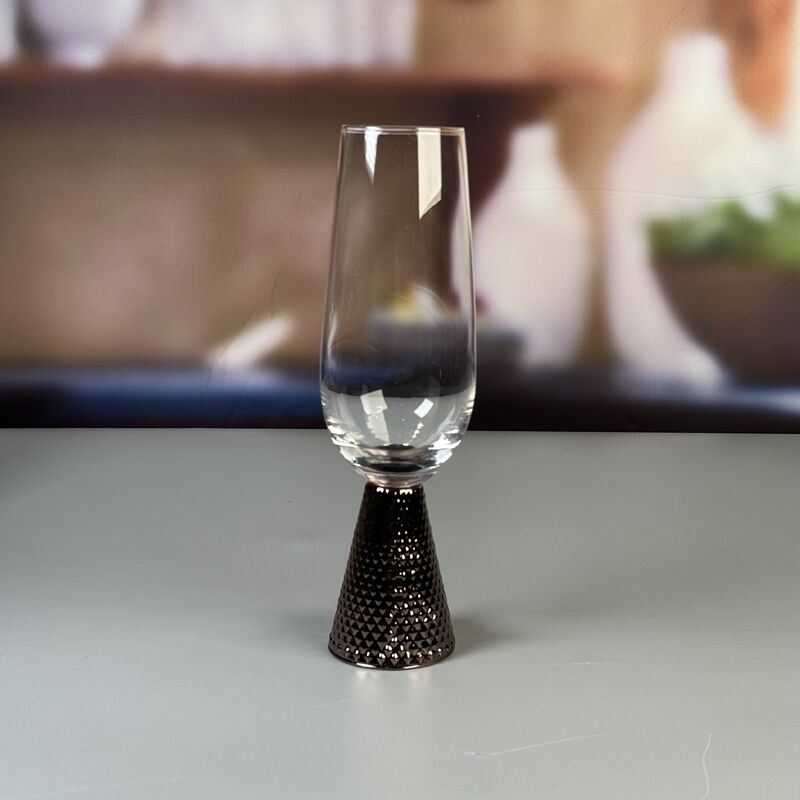 คุณภาพ Electroplate Diamond Base Wine Glass Set โรงงาน