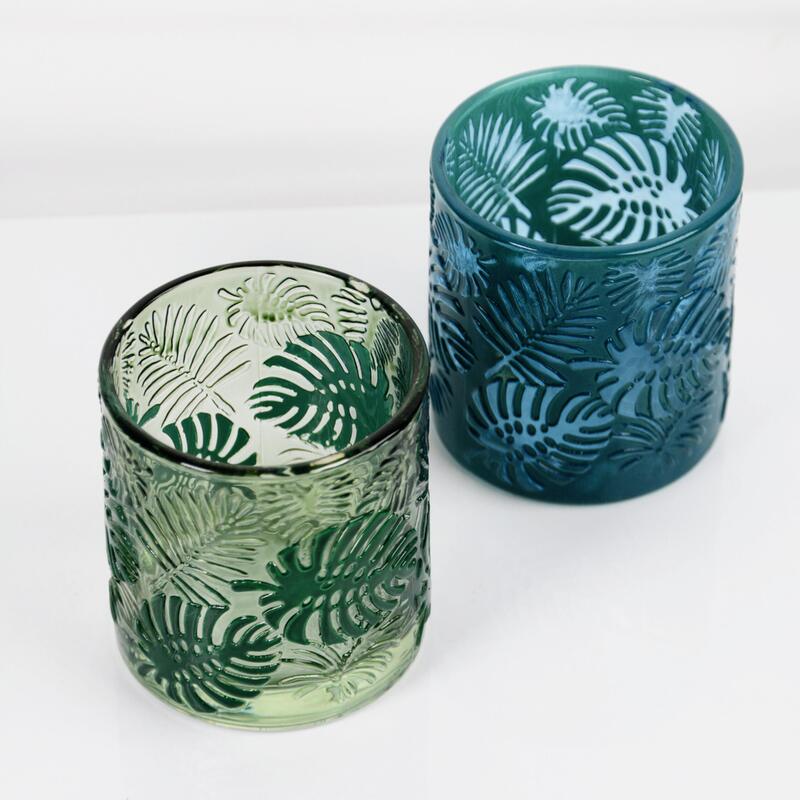 คุณภาพ Embossed Tropical Monstera Leaf Glass Candle Holder with 200ml Capacity in Lead-Free Crystal Glass โรงงาน