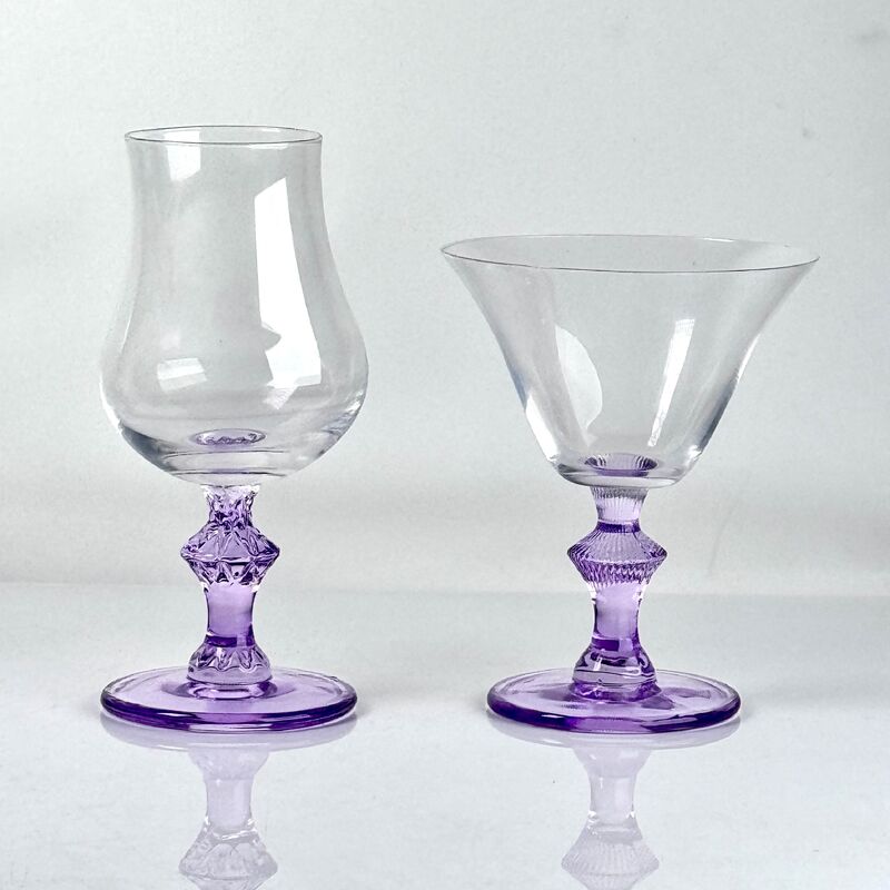 คุณภาพ 4‑Pack Vintage Purple Stem Wine Glasses, Assorted Shapes Clear Cup with Decorative Purple Stem, Handblown Glass Goblets for Wedding Party Home Tabletop Decoration โรงงาน