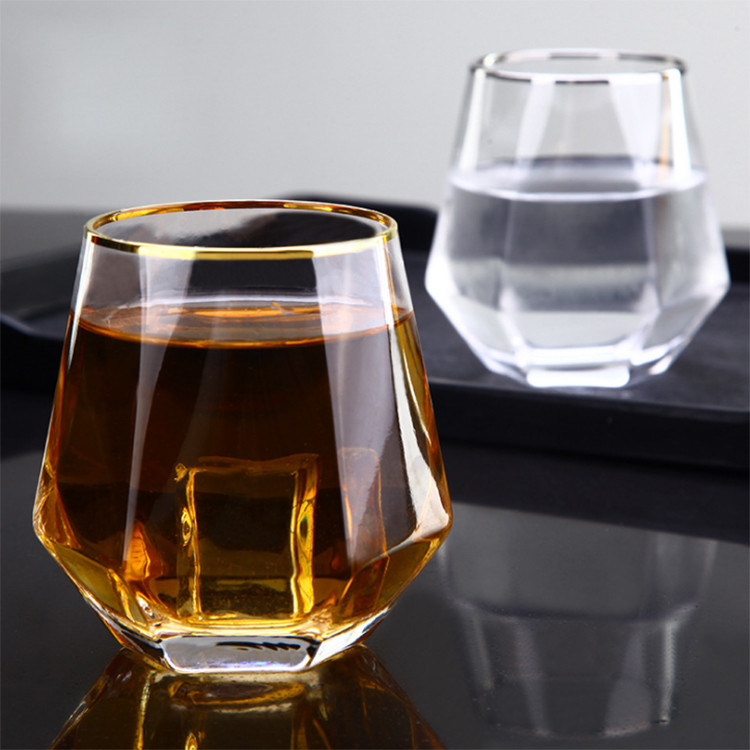 คุณภาพ Diamond Geometric Gold Rim Crystal Glass Tumblers , Glass Drinking Cup โรงงาน