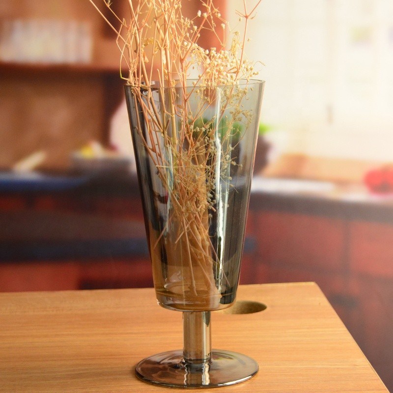 คุณภาพ Stemed Electroplated Grey Glass Candle Holder Centerpieces โรงงาน