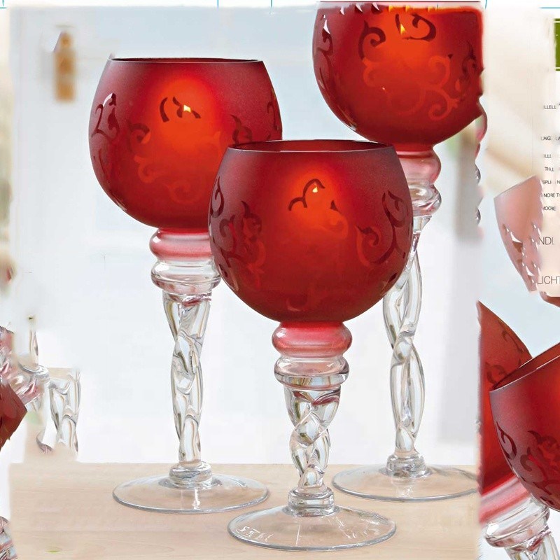 คุณภาพ Tulip Shape Long Stem Candle Holders With Engrave Pattern โรงงาน