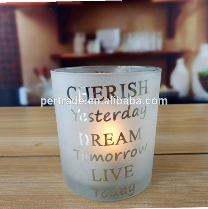 คุณภาพ Electroplated Matte Glass Candle Holders With Morden Pattern โรงงาน