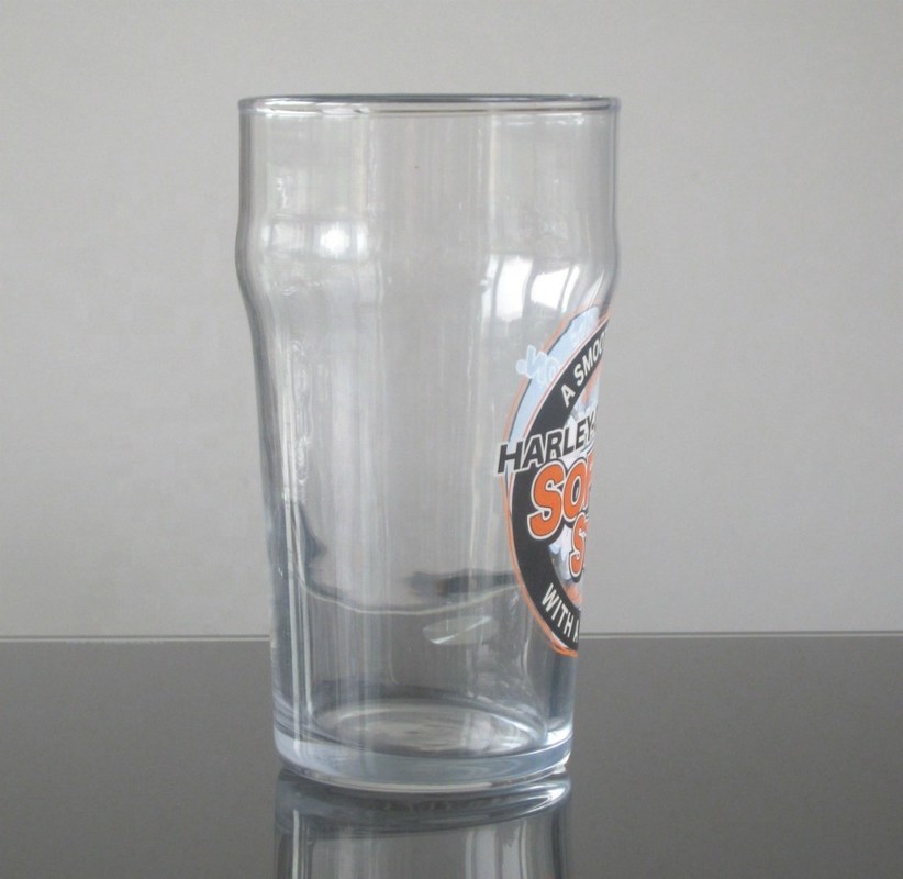 คุณภาพ British Style Elegant 20 Ounce Pint Beer Glasses โรงงาน