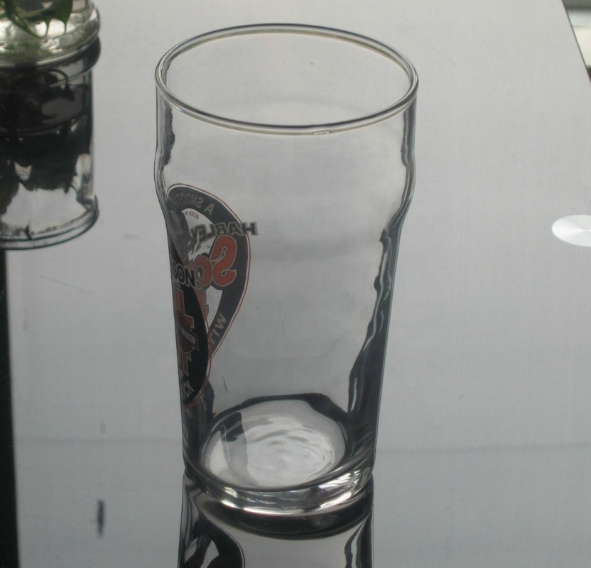 คุณภาพ British Style Elegant 20 Ounce Pint Beer Glasses โรงงาน