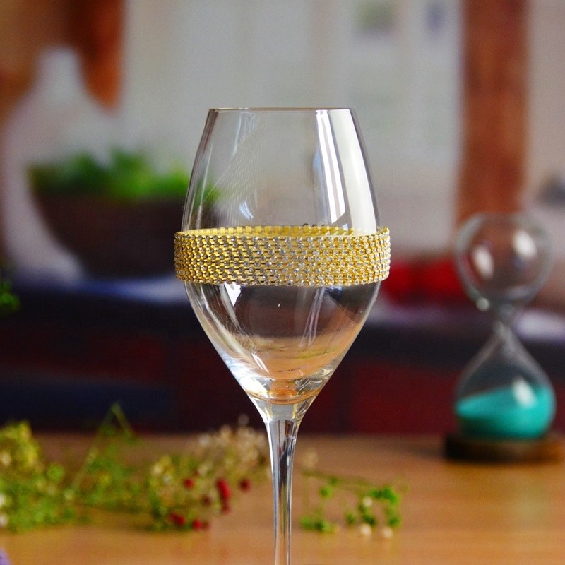คุณภาพ Diamonds Decorated Crystal Wine Glass As Anniversary Gift โรงงาน