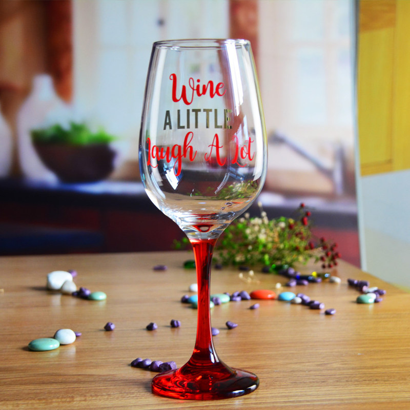 คุณภาพ 340ml Crystal Wine Glass With Funny Fonts Decal Decoration โรงงาน