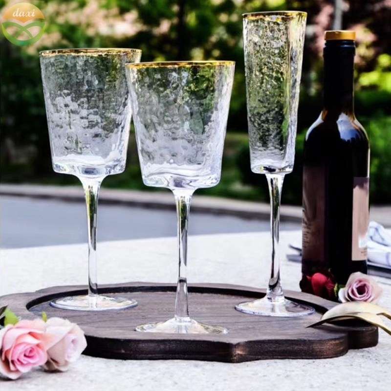 คุณภาพ Hammer Texture Crystal Wine Glass In Triangle Shape โรงงาน