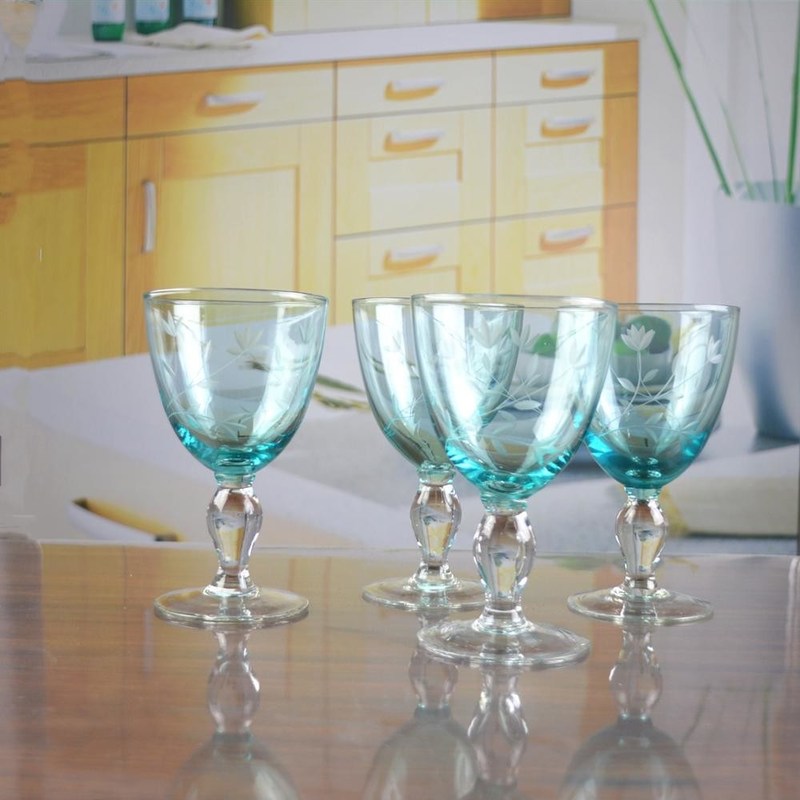 คุณภาพ Vintage Scandinavian Style Engraved Turqoise Crystal Wine Glass , Clear Goblet Glasses โรงงาน