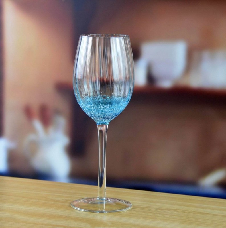 คุณภาพ Handmade Ocean Blue Wine Goblet Glass With Sparkling Bubbles โรงงาน