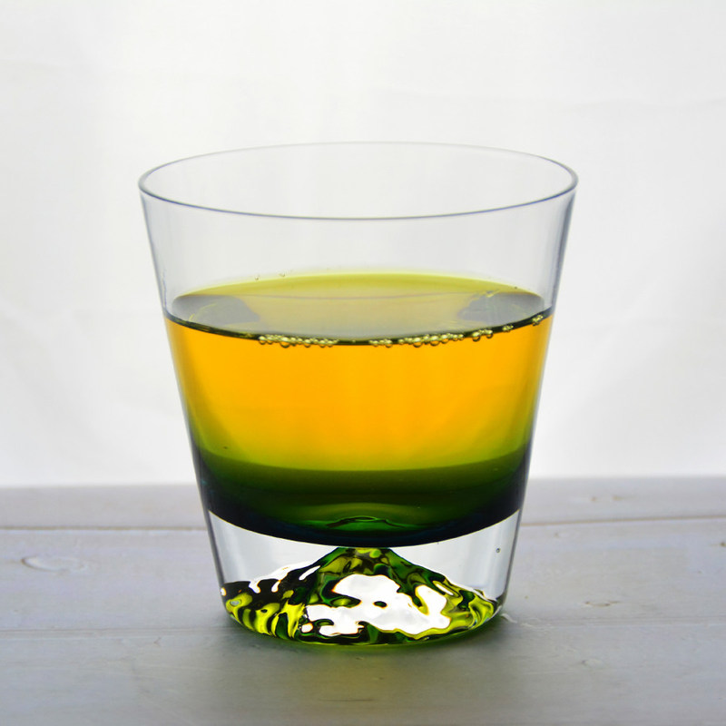 คุณภาพ Heavy Base Transparent Handmade Whiskey Glass For Party โรงงาน