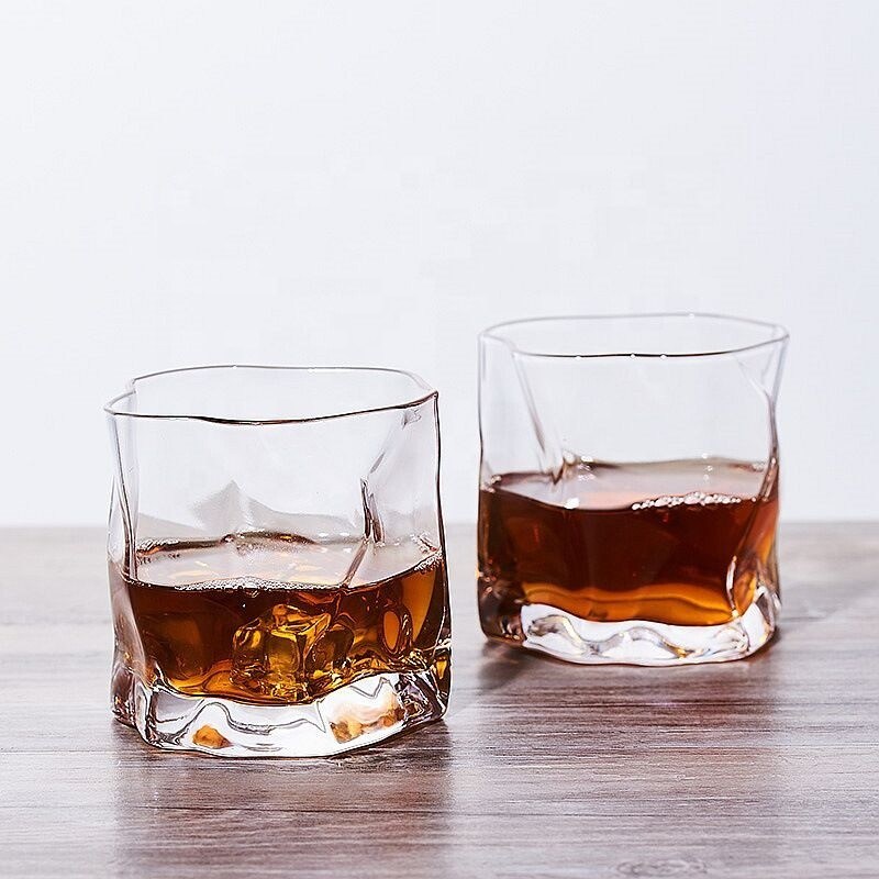 คุณภาพ Irregular Handmade Whiskey Glass With Gold Rim โรงงาน