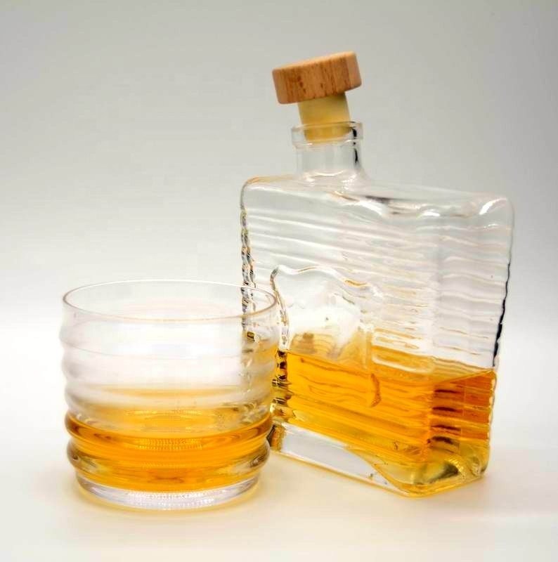 คุณภาพ Anti Skidding Handmade Whiskey Glass With Wave Pattern โรงงาน