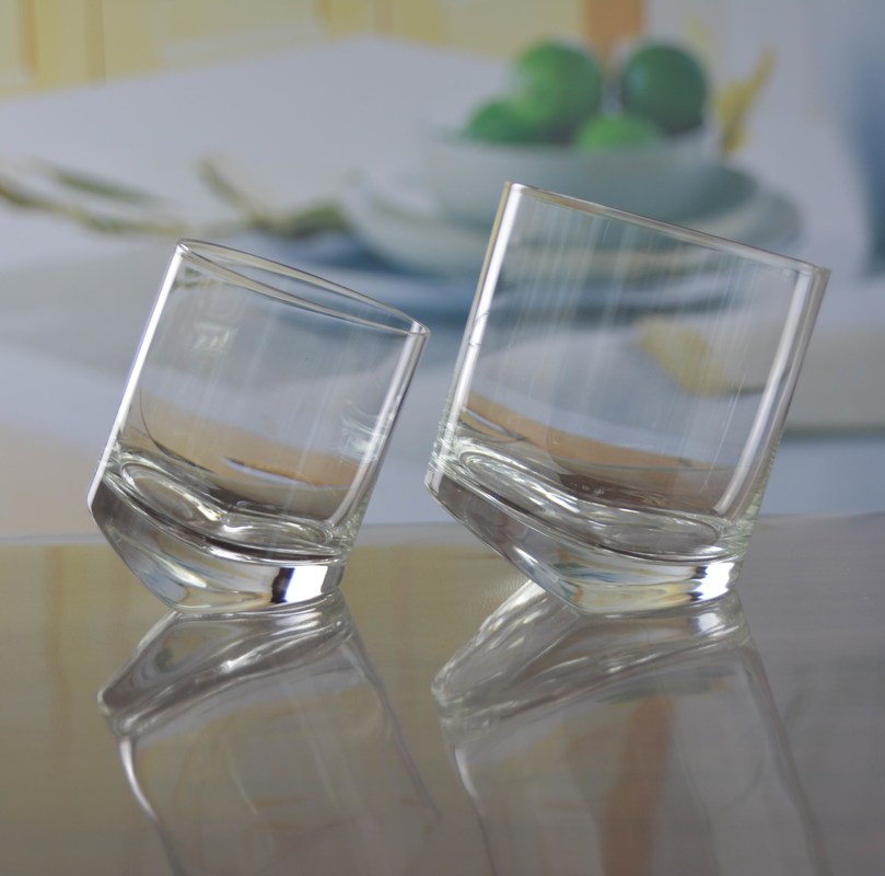 คุณภาพ Lead Free Slanted Bottom Round Whiskey Tasting Glasses โรงงาน