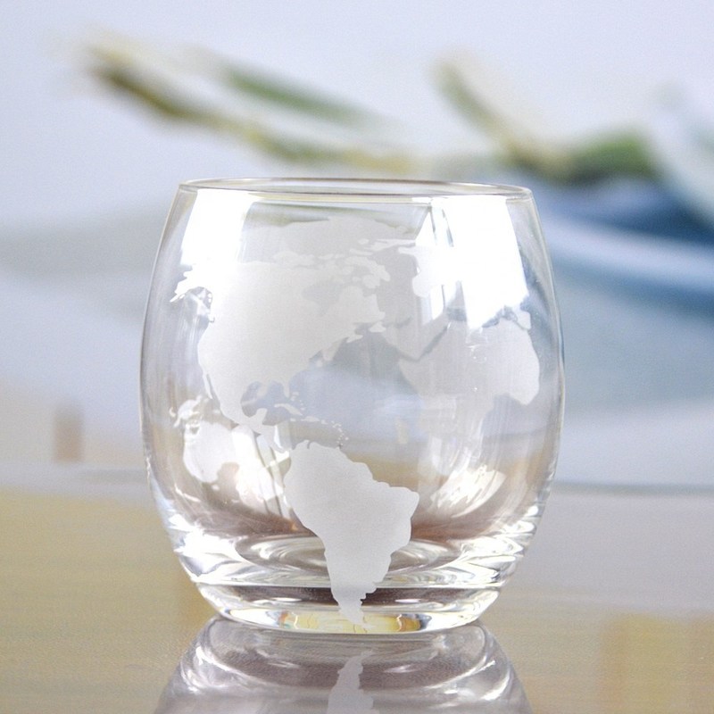 คุณภาพ Globe Design Etched Handmade Whiskey Glass , Whiskey Tasting Glasses For Restaurant โรงงาน
