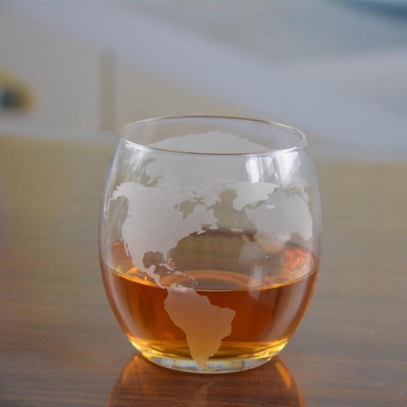 คุณภาพ Globe Design Etched Handmade Whiskey Glass , Whiskey Tasting Glasses For Restaurant โรงงาน
