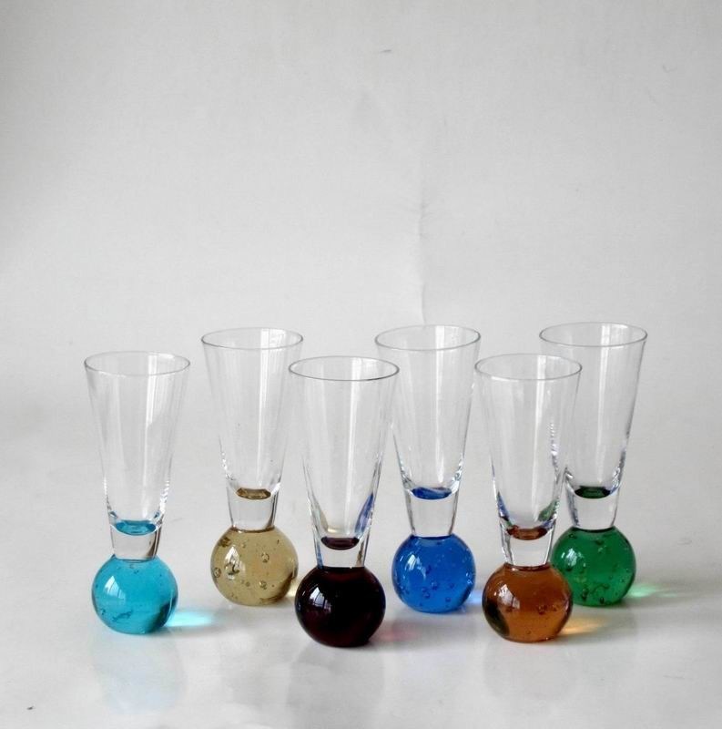 คุณภาพ 2oz Six Color CIQ Unique Shot Glasses For Liqour Promotion โรงงาน