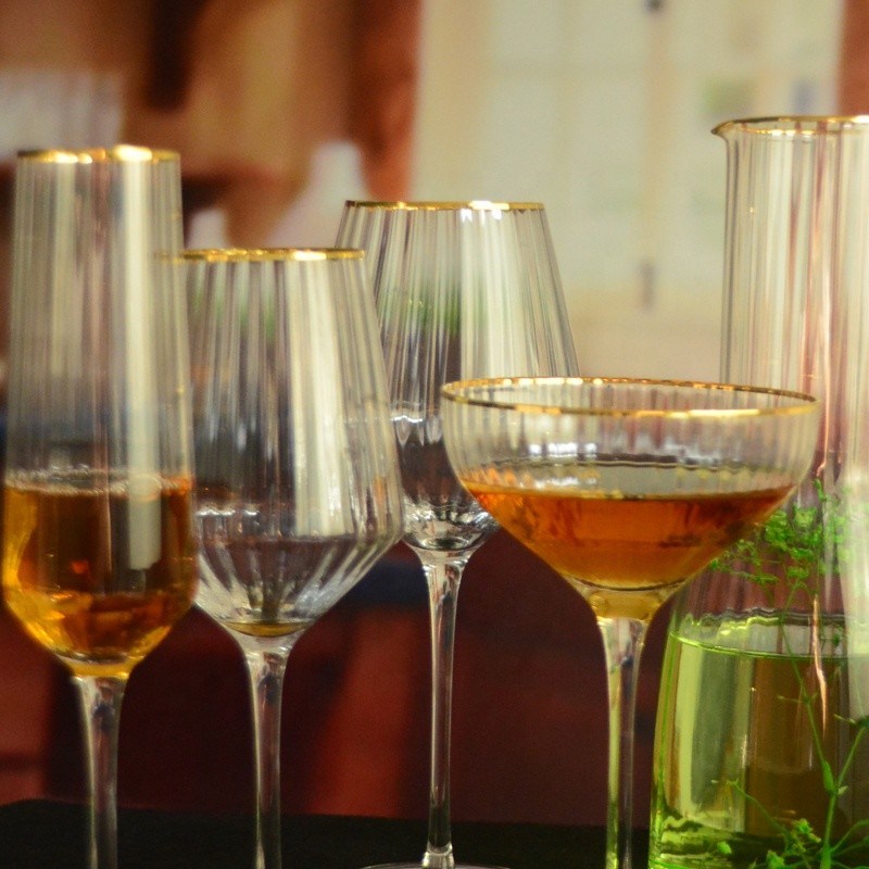 คุณภาพ Customize Gold Rim Optical Stripes Crystal Cocktail Glasses โรงงาน