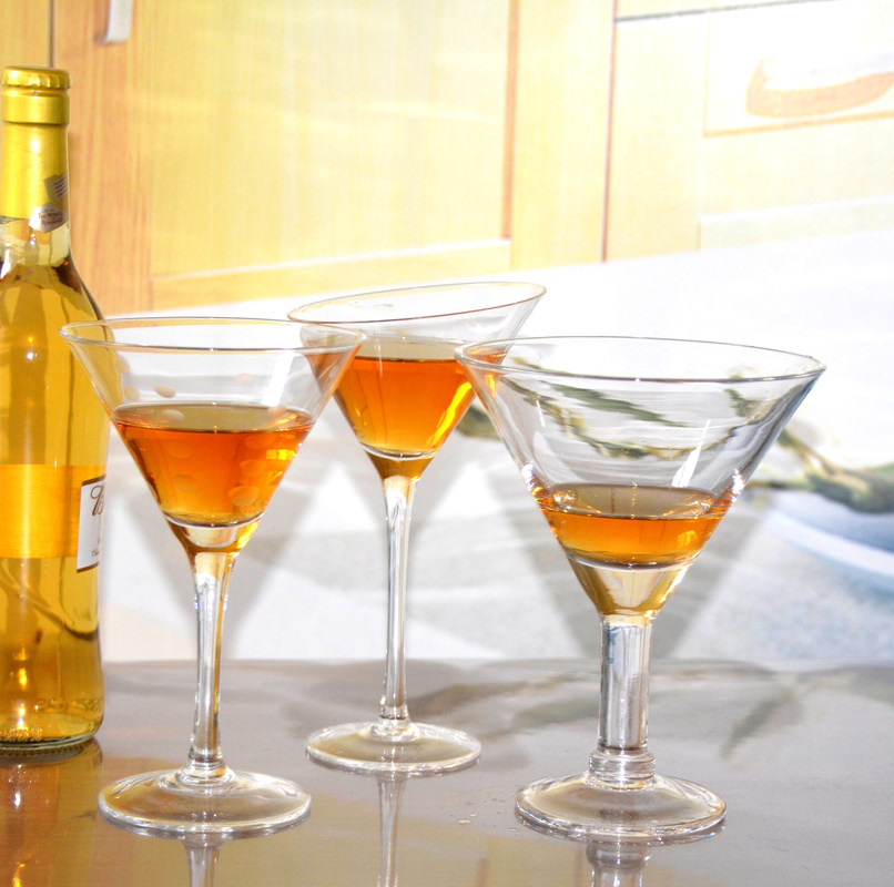 คุณภาพ Unique Customization Thick Stem Crystal Cocktail Glasses โรงงาน