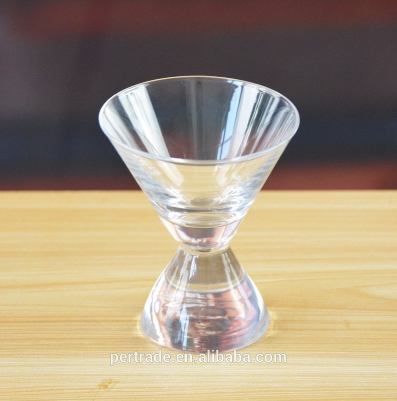 คุณภาพ 80ml Heavy Duty Cone Stem Vintage Crystal Martini Glasses โรงงาน