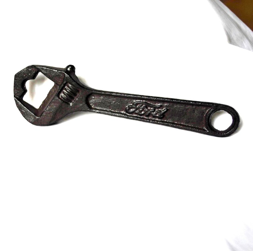 คุณภาพ Spanner Shape Cast Iron Bottle Opener โรงงาน