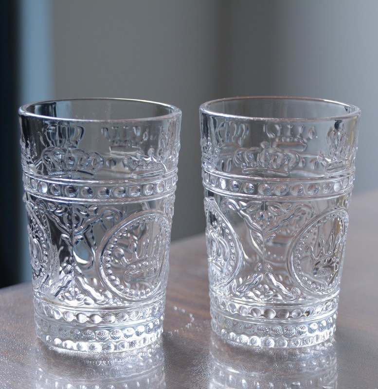 คุณภาพ 8Oz Crown Design Embossed Tumbler Drinking Glasses โรงงาน