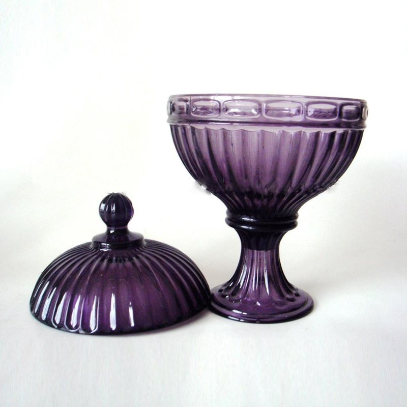 คุณภาพ Footed Vintage Purple Color Glass Food Storage Canisters โรงงาน