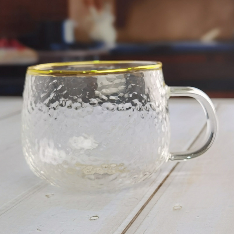 คุณภาพ Borosilicate Hammered Texture Tumbler Drinking Glasses With Golden Rim โรงงาน