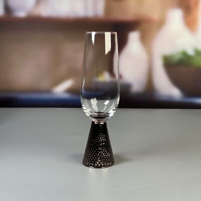 คุณภาพ Electroplate Diamond Base Wine Glass Set โรงงาน