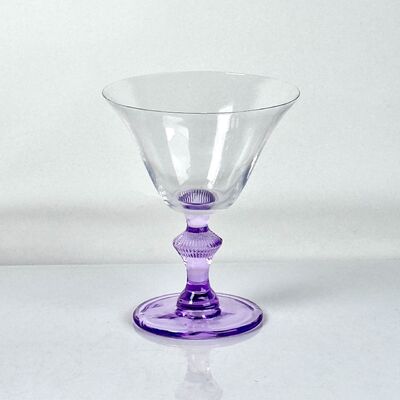 คุณภาพ 4‑Pack Vintage Purple Stem Wine Glasses, Assorted Shapes Clear Cup with Decorative Purple Stem, Handblown Glass Goblets for Wedding Party Home Tabletop Decoration โรงงาน
