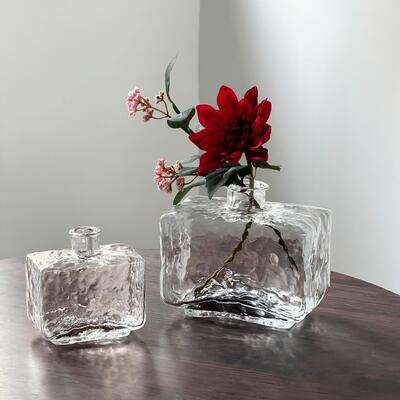 คุณภาพ Rectangular Clear Hammered Glass Vase - Modern Minimalist Decorative Flower Vase for Table Centerpiece โรงงาน