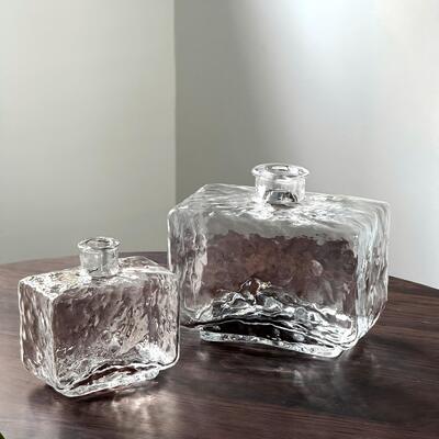 คุณภาพ Rectangular Clear Hammered Glass Vase - Modern Minimalist Decorative Flower Vase for Table Centerpiece โรงงาน