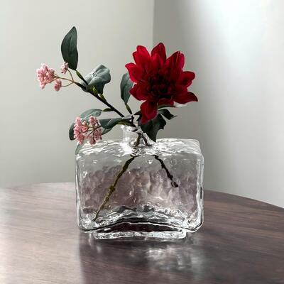 คุณภาพ Rectangular Clear Hammered Glass Vase - Modern Minimalist Decorative Flower Vase for Table Centerpiece โรงงาน