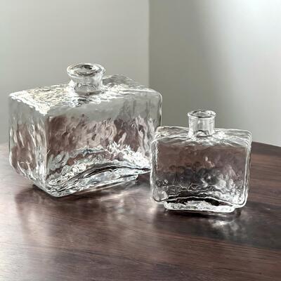 คุณภาพ Rectangular Clear Hammered Glass Vase - Modern Minimalist Decorative Flower Vase for Table Centerpiece โรงงาน