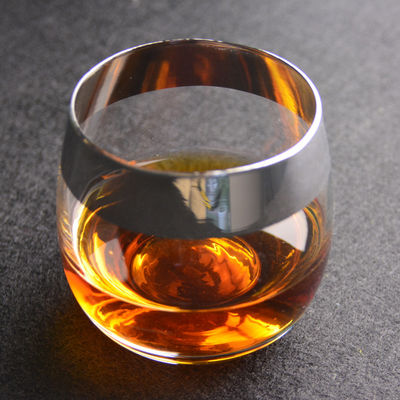 คุณภาพ Round Handmade Whiskey Glass โรงงาน