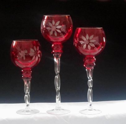 คุณภาพ Tulip Shape Long Stem Candle Holders With Engrave Pattern โรงงาน
