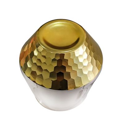 คุณภาพ 400ml Hand Cut Gold Honeycomb Crystal Wine Glasses โรงงาน