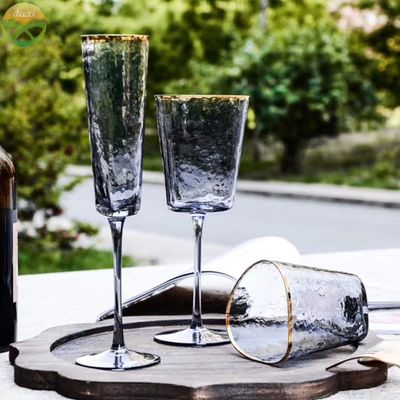 คุณภาพ Hammer Texture Crystal Wine Glass In Triangle Shape โรงงาน