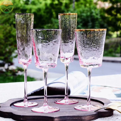 คุณภาพ Hammer Texture Crystal Wine Glass In Triangle Shape โรงงาน