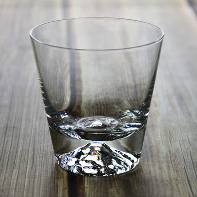 คุณภาพ Heavy Base Transparent Handmade Whiskey Glass For Party โรงงาน
