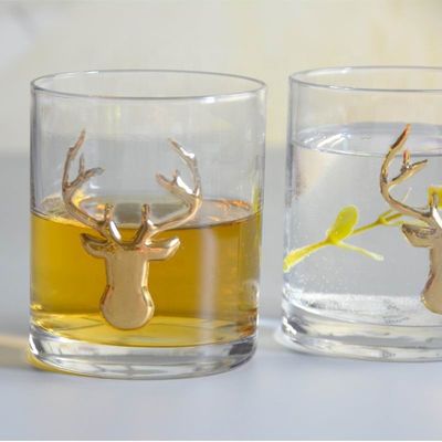 คุณภาพ Decorative Round Personalised Whisky Glass For Christmas โรงงาน