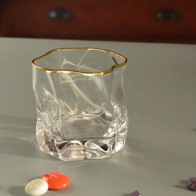 คุณภาพ Irregular Handmade Whiskey Glass With Gold Rim โรงงาน