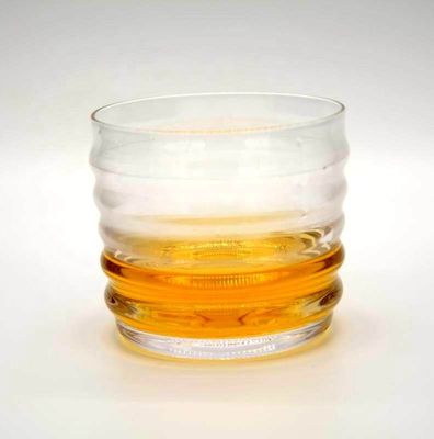 คุณภาพ Anti Skidding Handmade Whiskey Glass With Wave Pattern โรงงาน