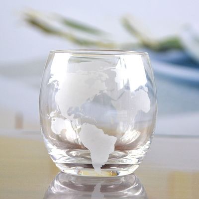 คุณภาพ Globe Design Etched Handmade Whiskey Glass , Whiskey Tasting Glasses For Restaurant โรงงาน
