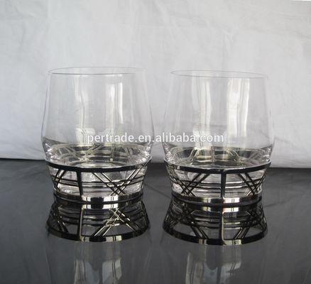 คุณภาพ Retro Style Metal Base Rock Glass Handmade Whiskey Glass , Crystal Whisky Glasses โรงงาน