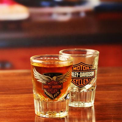 คุณภาพ 2oz Unique Shot Glasses โรงงาน