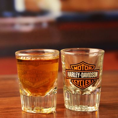 คุณภาพ 2oz Unique Shot Glasses โรงงาน