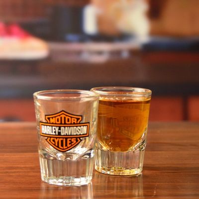 คุณภาพ 2oz Unique Shot Glasses โรงงาน