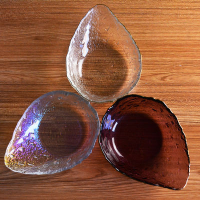 คุณภาพ Irregular shaped Colored Creative Glass Charger Plates โรงงาน